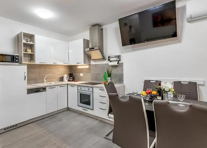 Appartement With Parking Space Baska, Krk - 22416 Baška