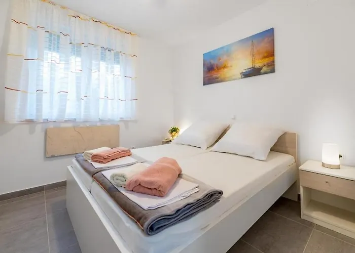 Appartement With Parking Space Baska, Krk - 22416 *