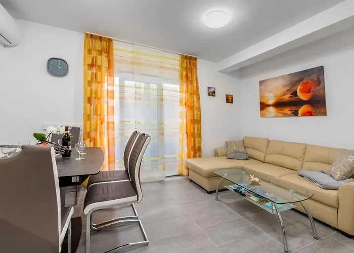 With Parking Space Baska, Krk - 22416 Appartement Baška