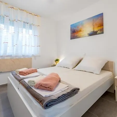Apartman With Parking Space Baska, Krk - 22416 *