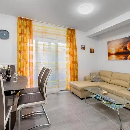 With Parking Space Baska, Krk - 22416 Apartman Baška