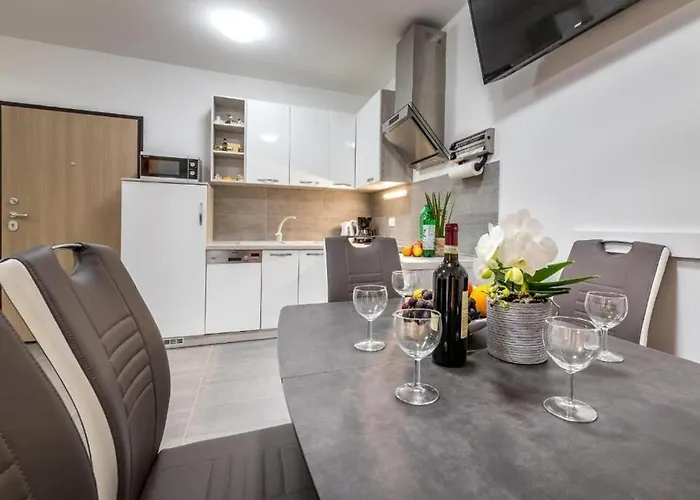 Apartament With Parking Space Baska, Krk - 22416 *